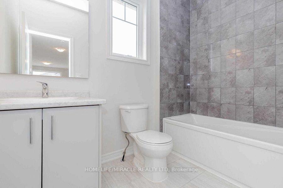 Photo 34 of 45 Irwin Common Street, St. Catharines, Oakdale — HOMEH