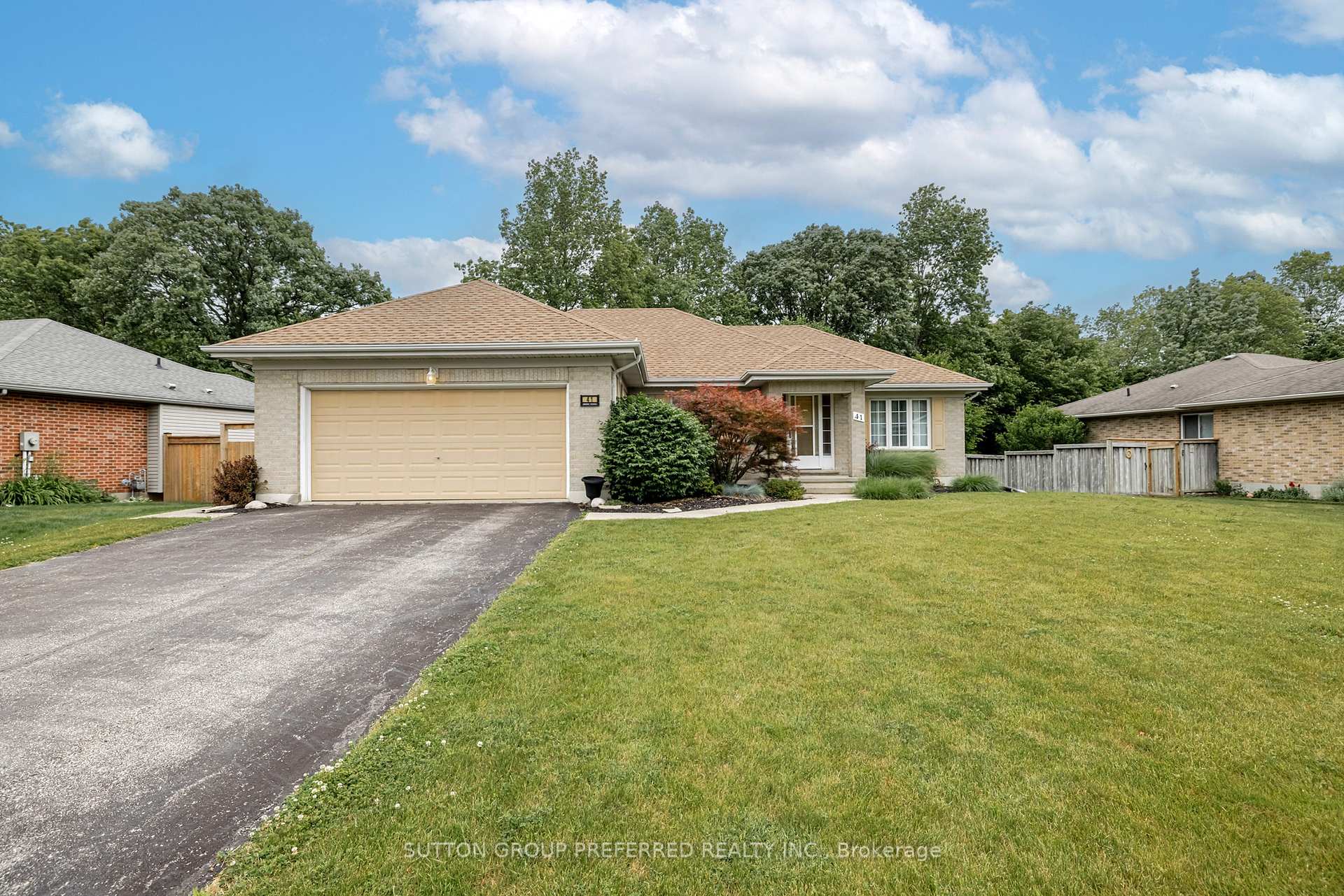 Photo 1 of 41 Mc Gregor Court, St. Thomas — HOMEH