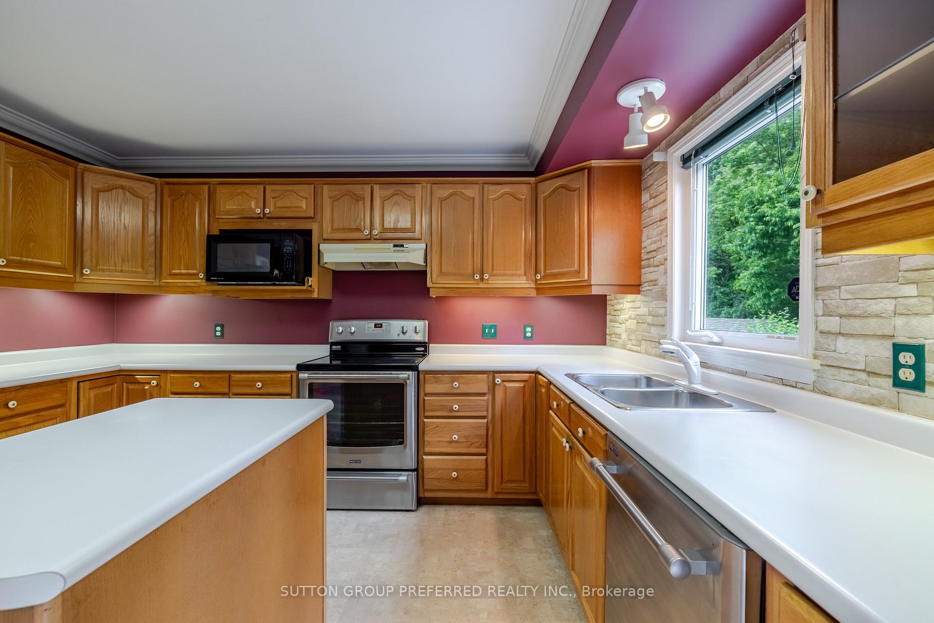 Photo 8 of 41 Mc Gregor Court, St. Thomas — HOMEH