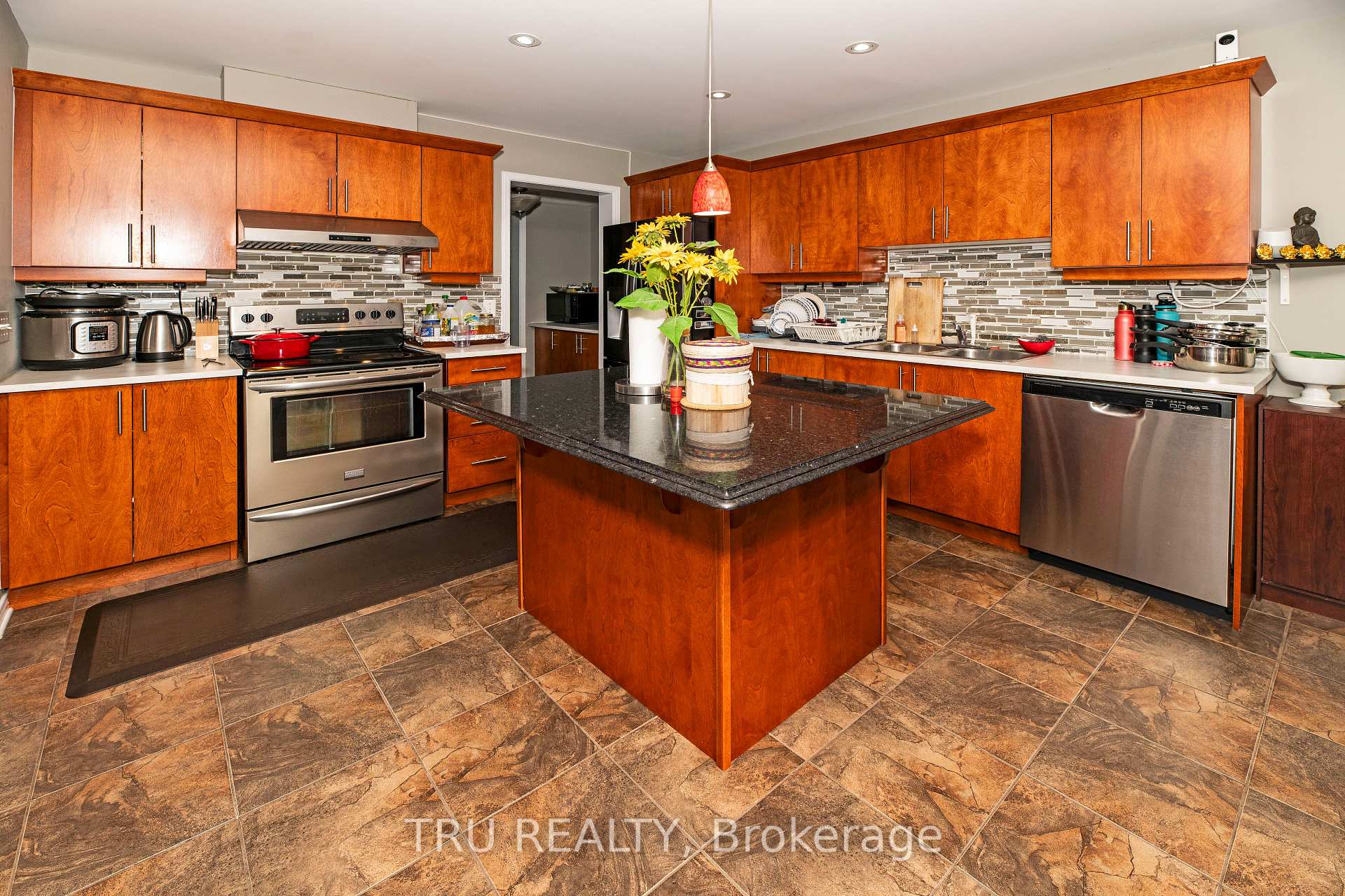 Photo 10 of 844 Campobello Drive, Ottawa, Stittsville (North) — HOMEH