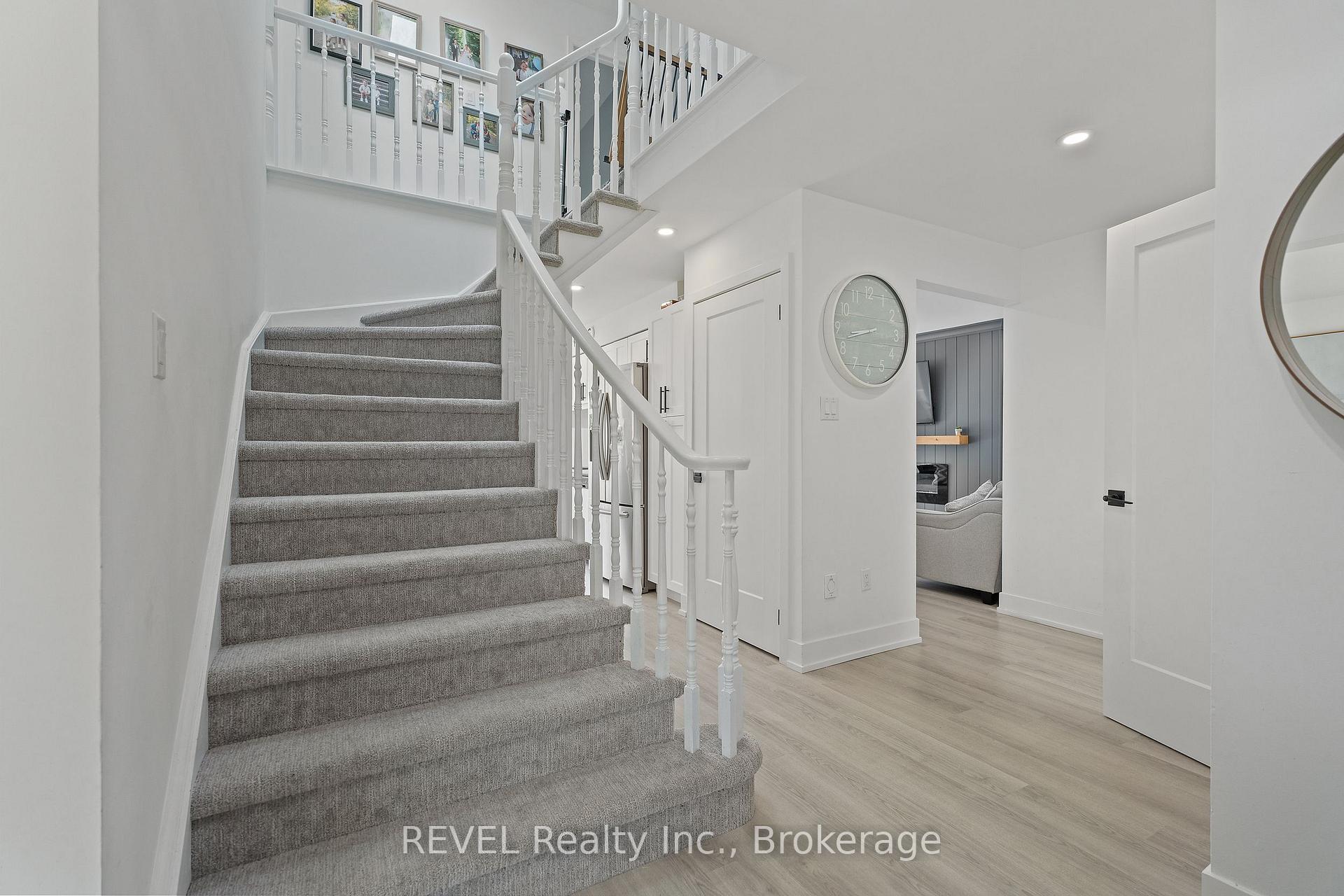 Photo 6 of 5 Elderwood Drive, St. Catharines, Grapeview — HOMEH