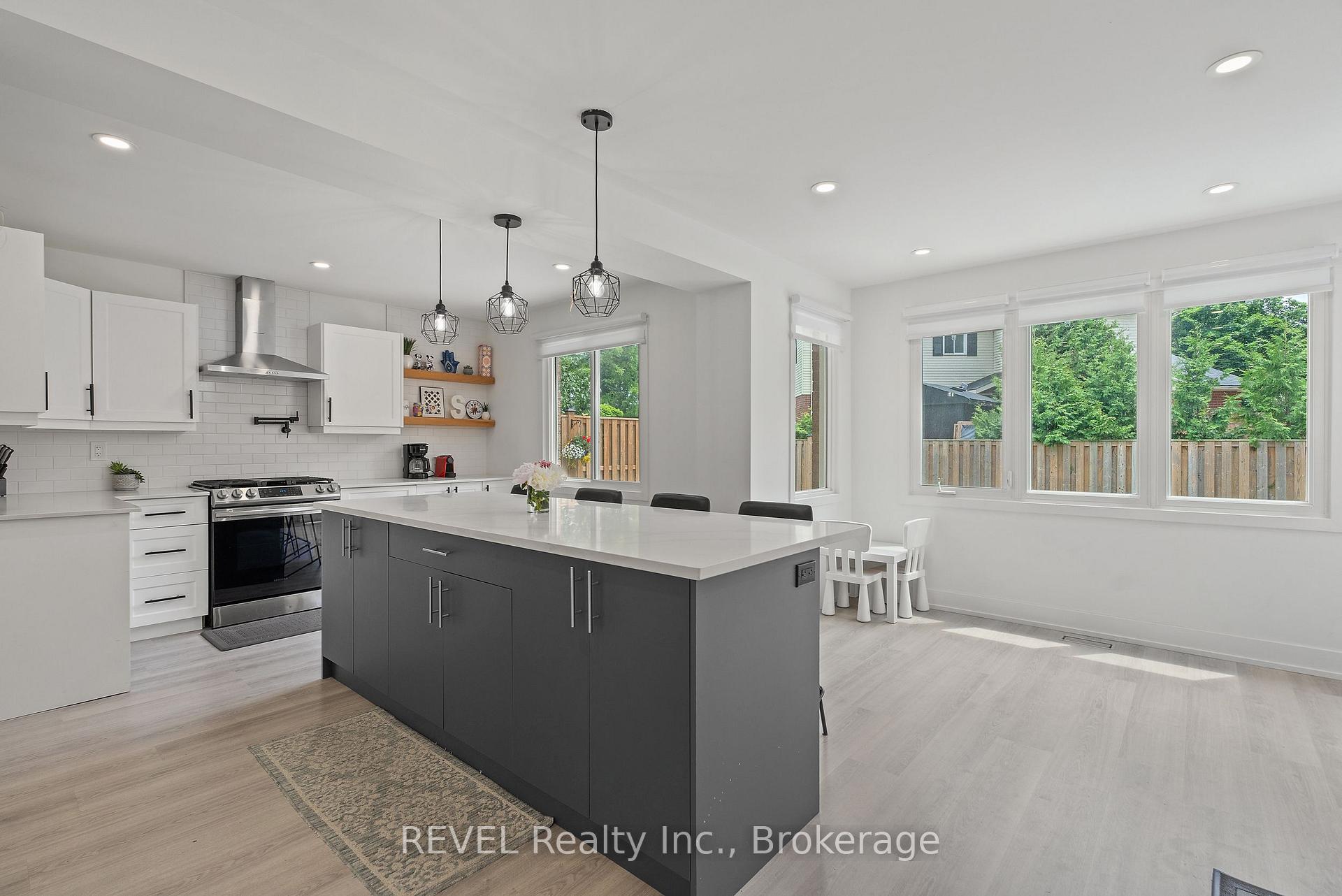 Photo 10 of 5 Elderwood Drive, St. Catharines, Grapeview — HOMEH