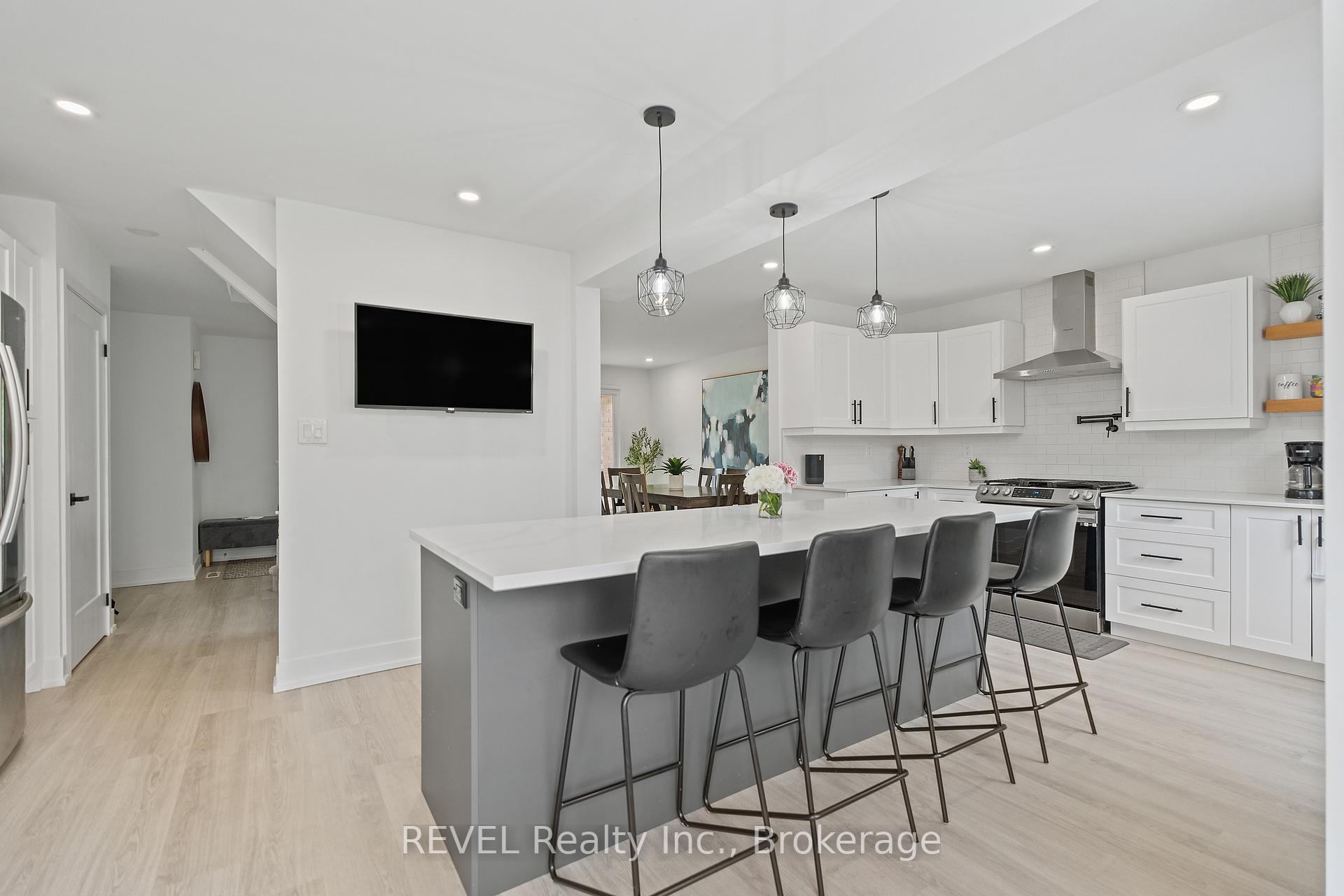 Photo 11 of 5 Elderwood Drive, St. Catharines, Grapeview — HOMEH