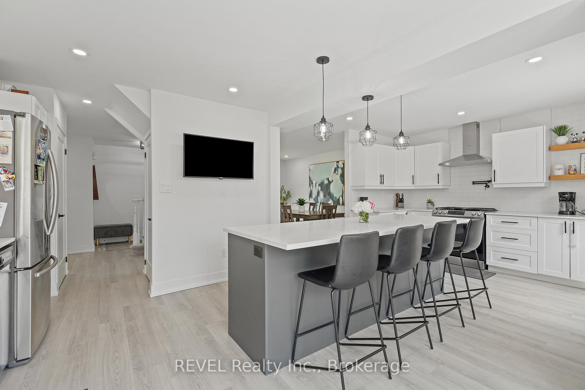 Photo 12 of 5 Elderwood Drive, St. Catharines, Grapeview — HOMEH