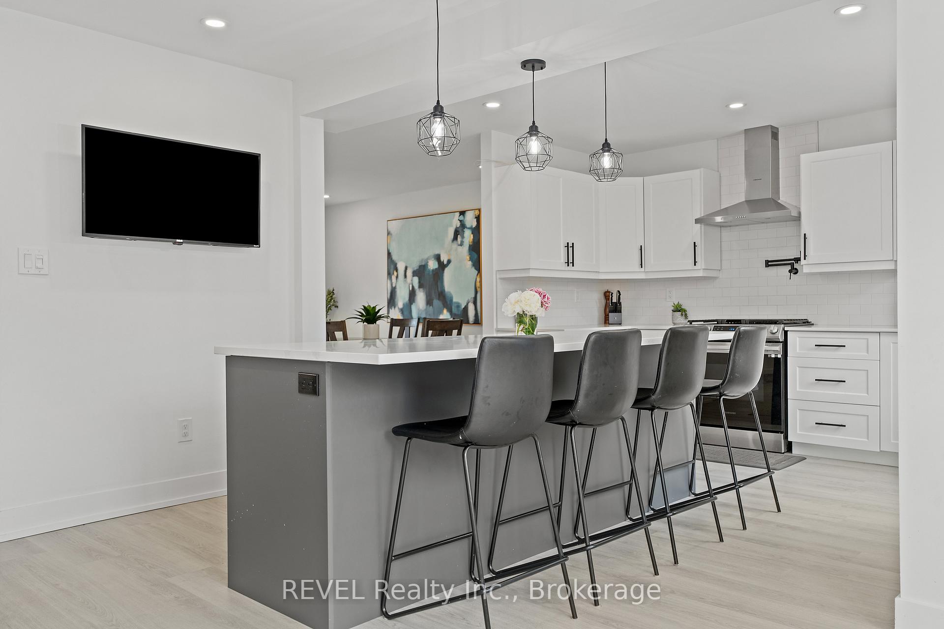 Photo 13 of 5 Elderwood Drive, St. Catharines, Grapeview — HOMEH