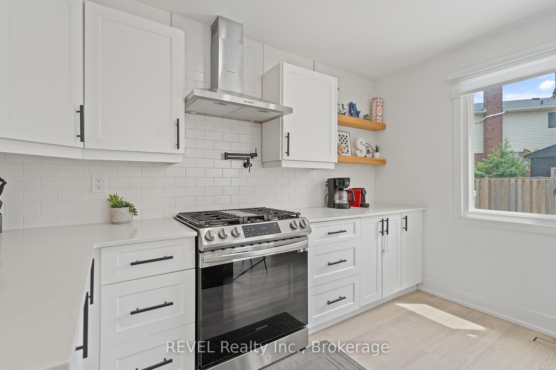 Photo 17 of 5 Elderwood Drive, St. Catharines, Grapeview — HOMEH