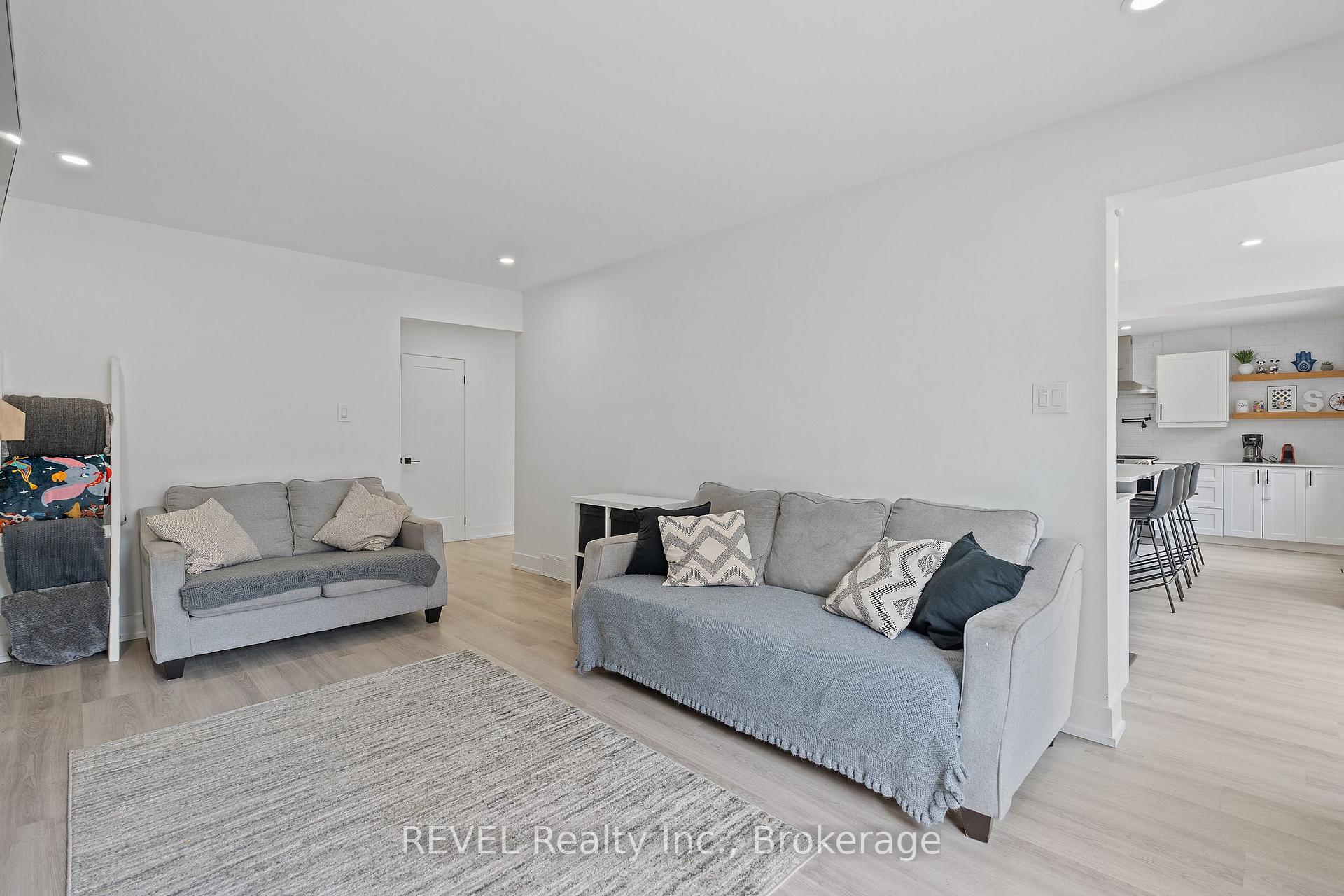 Photo 23 of 5 Elderwood Drive, St. Catharines, Grapeview — HOMEH