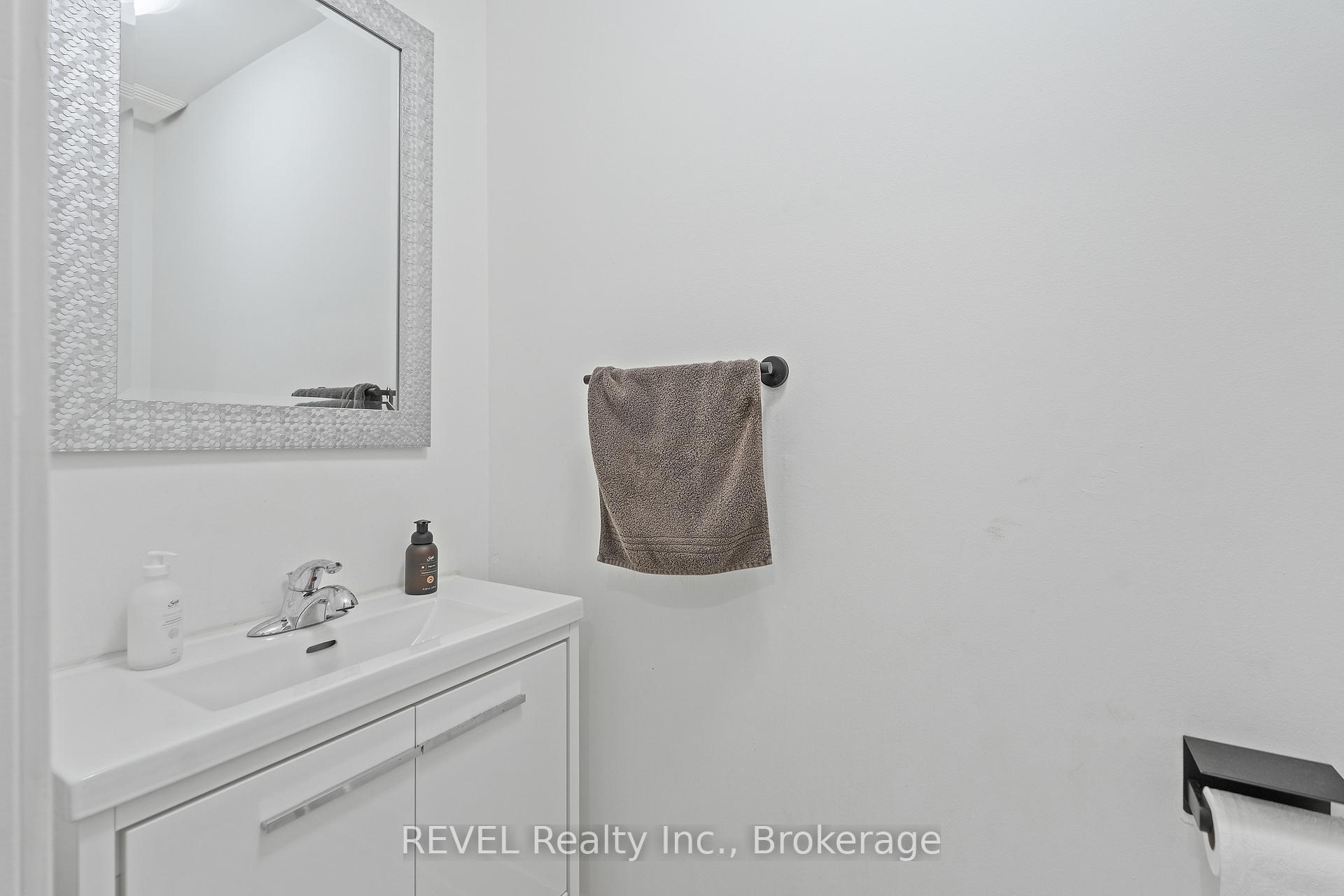 Photo 26 of 5 Elderwood Drive, St. Catharines, Grapeview — HOMEH