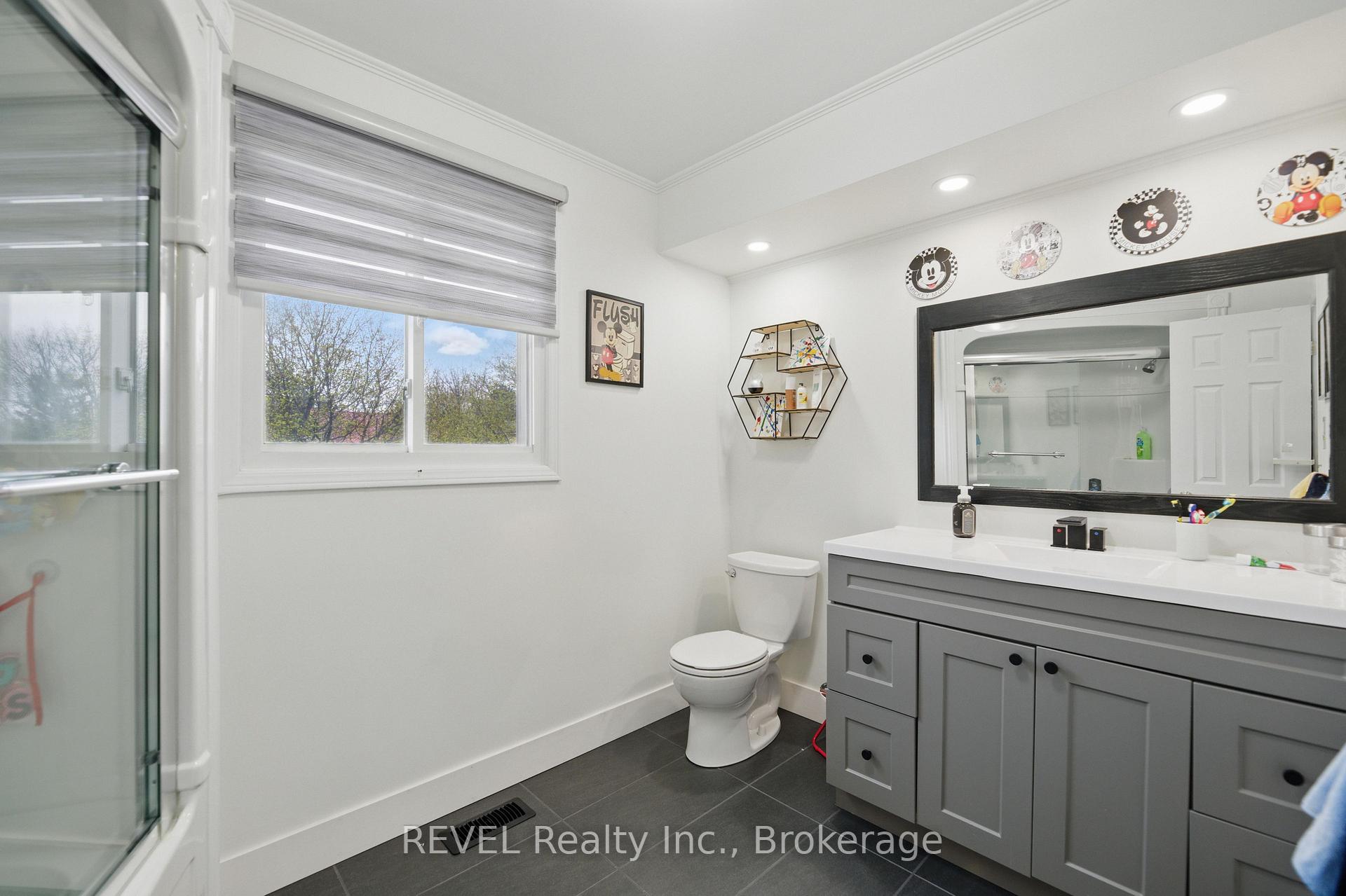Photo 32 of 5 Elderwood Drive, St. Catharines, Grapeview — HOMEH