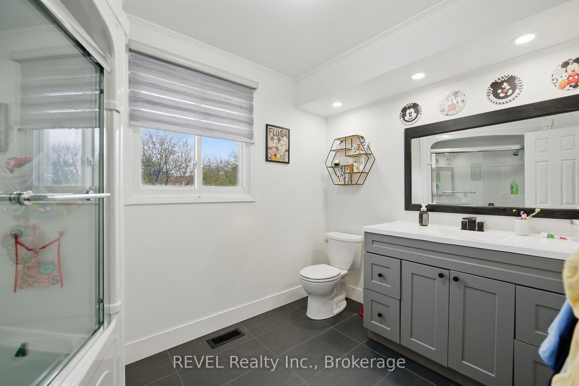 Photo 33 of 5 Elderwood Drive, St. Catharines, Grapeview — HOMEH