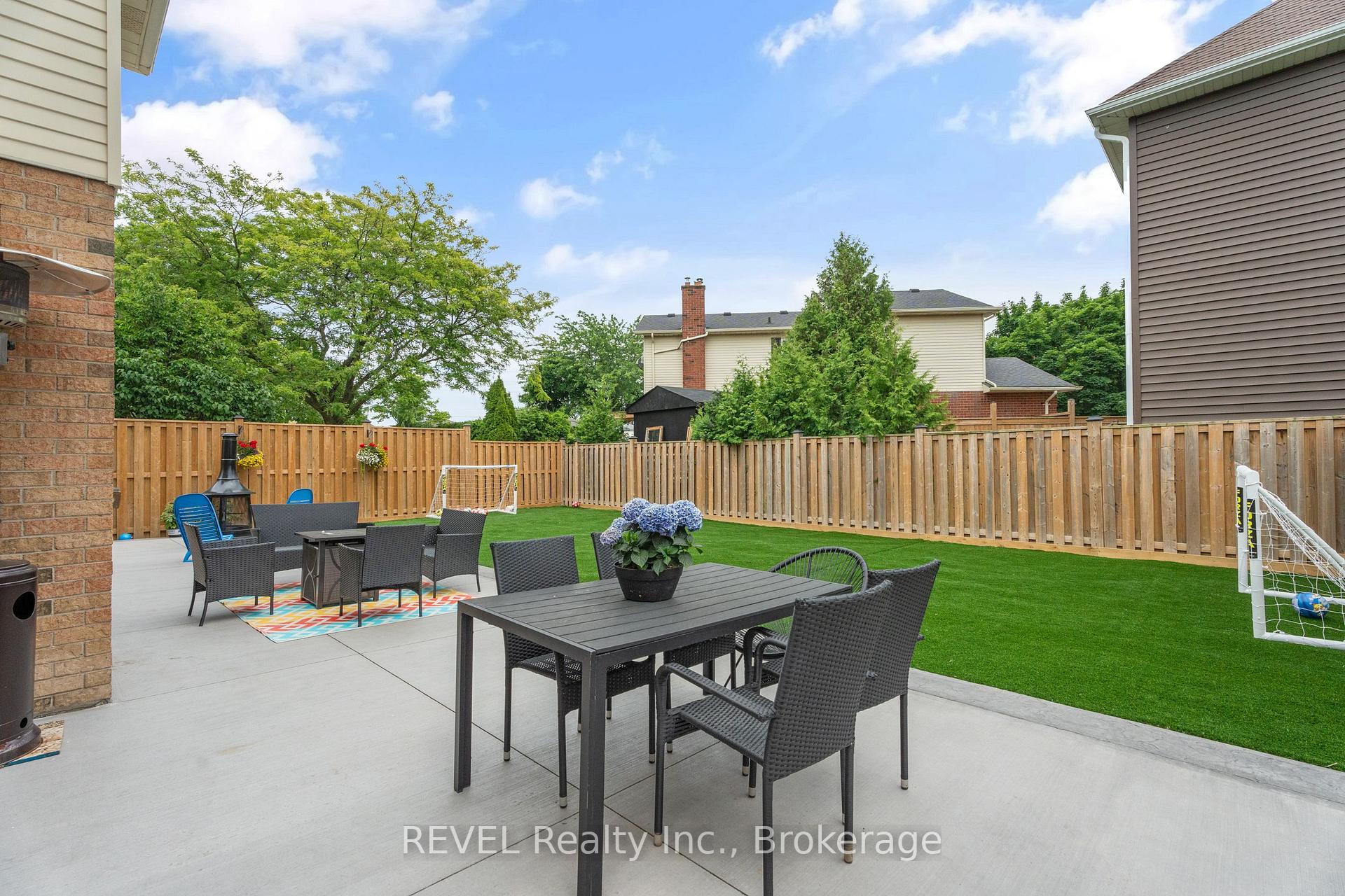 Photo 40 of 5 Elderwood Drive, St. Catharines, Grapeview — HOMEH
