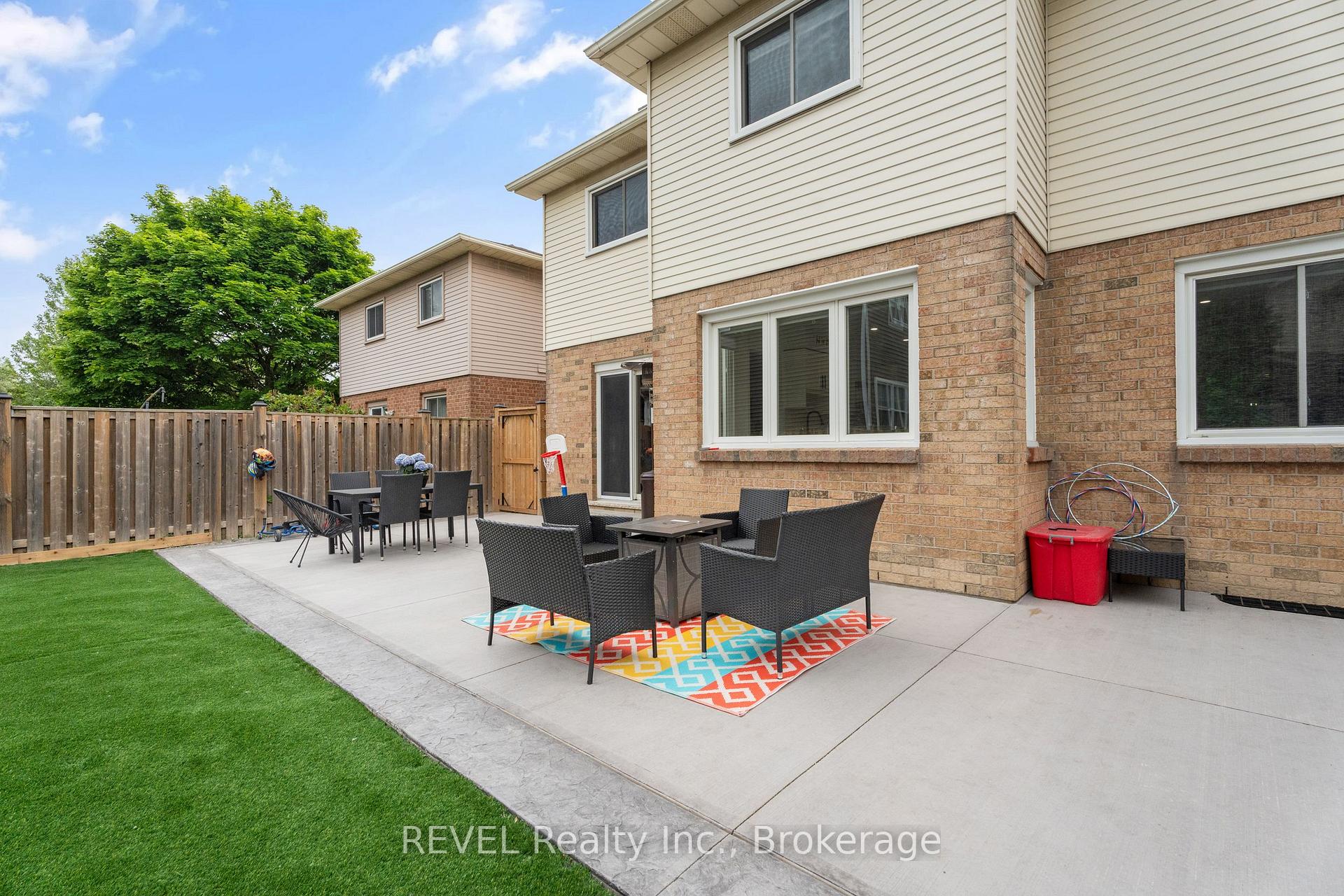 Photo 41 of 5 Elderwood Drive, St. Catharines, Grapeview — HOMEH