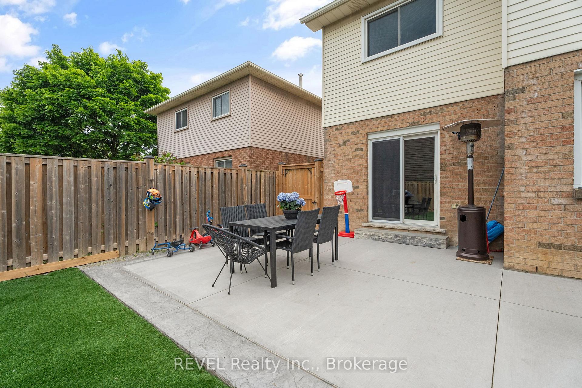 Photo 42 of 5 Elderwood Drive, St. Catharines, Grapeview — HOMEH