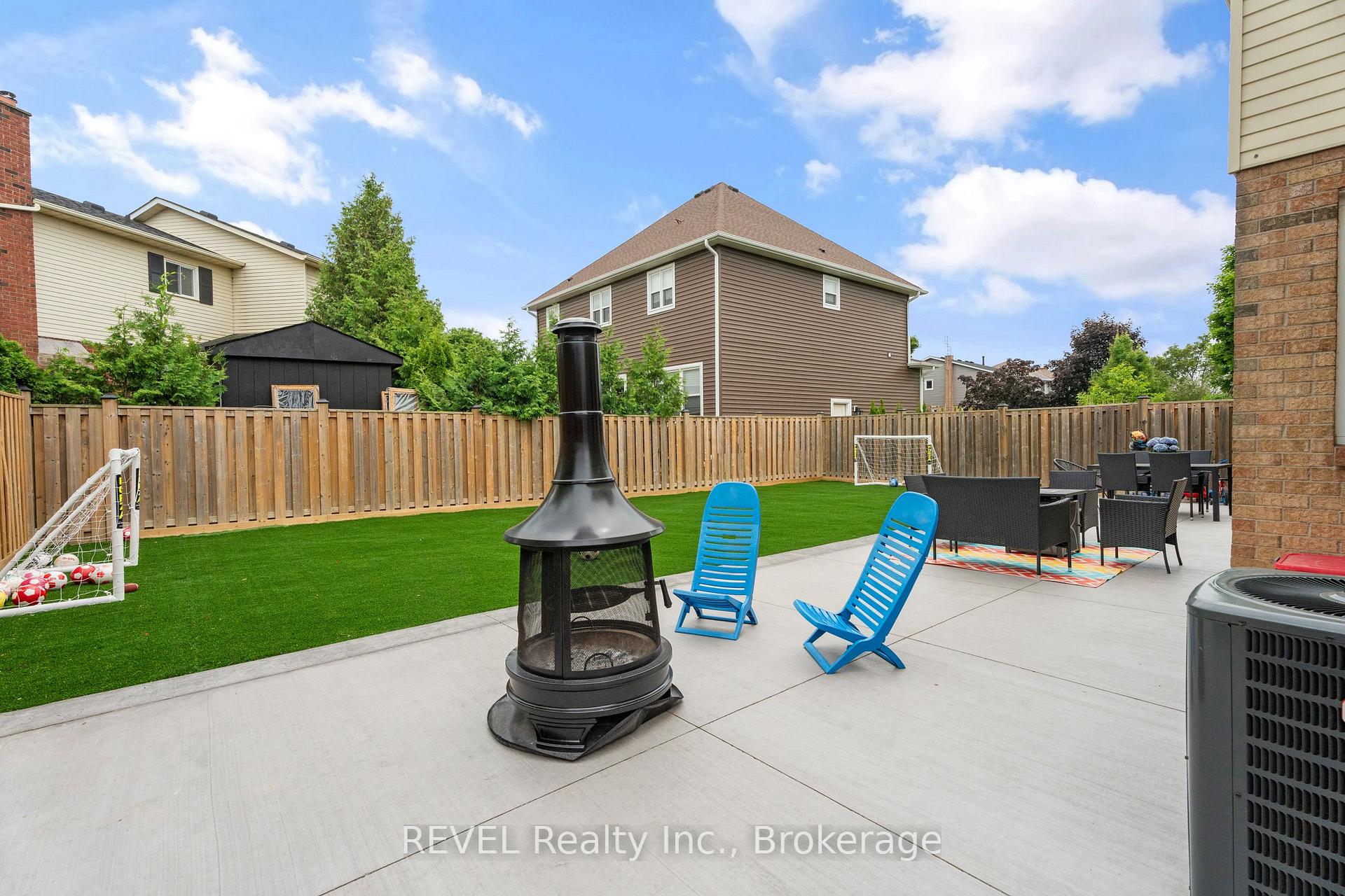 Photo 45 of 5 Elderwood Drive, St. Catharines, Grapeview — HOMEH