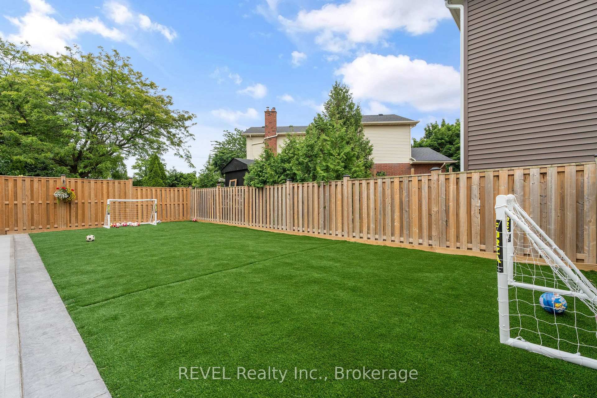 Photo 46 of 5 Elderwood Drive, St. Catharines, Grapeview — HOMEH