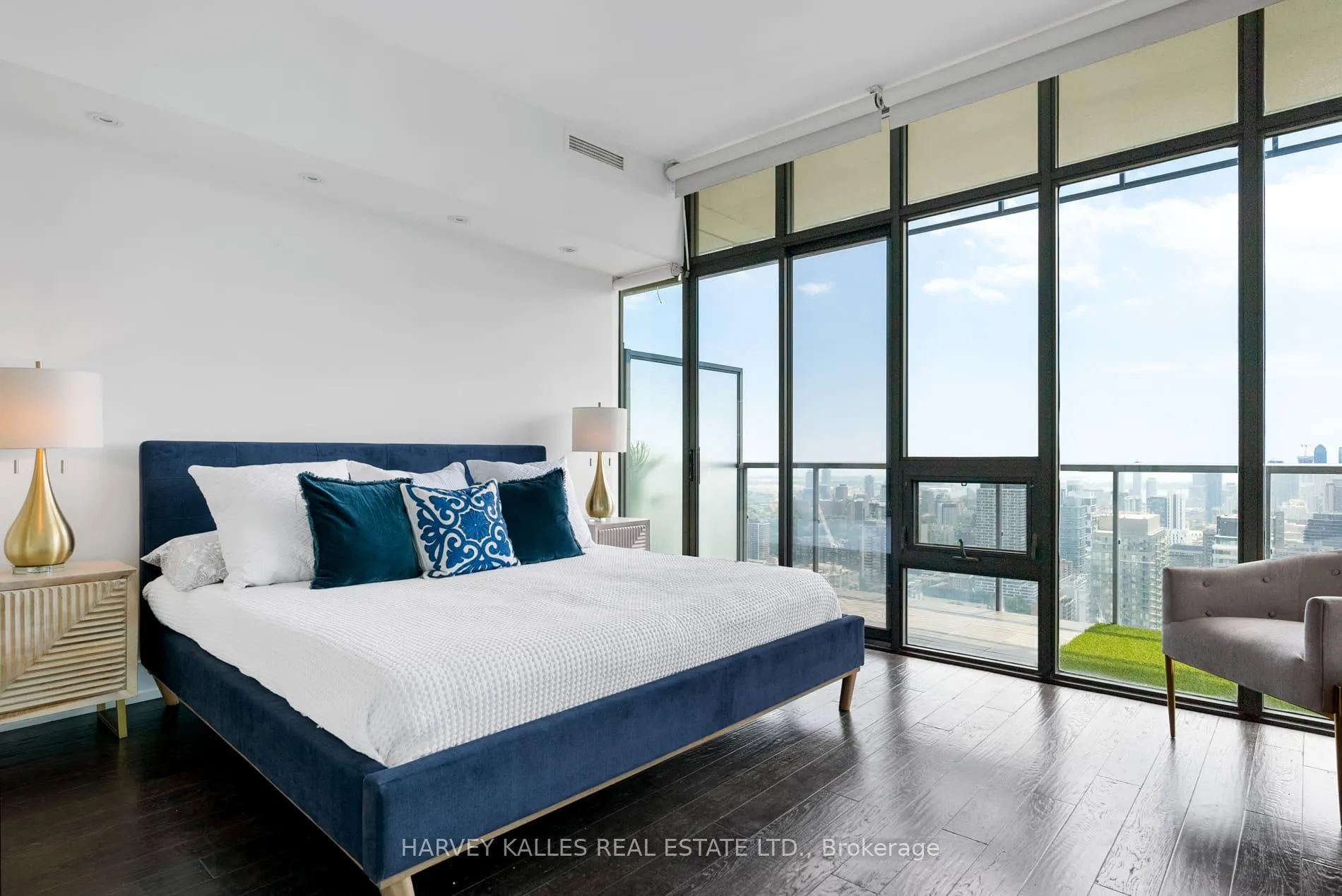 Photo 10 of Unit Ph4502, 33 Charles Street, Toronto, Church-Yonge Corridor — HOMEH