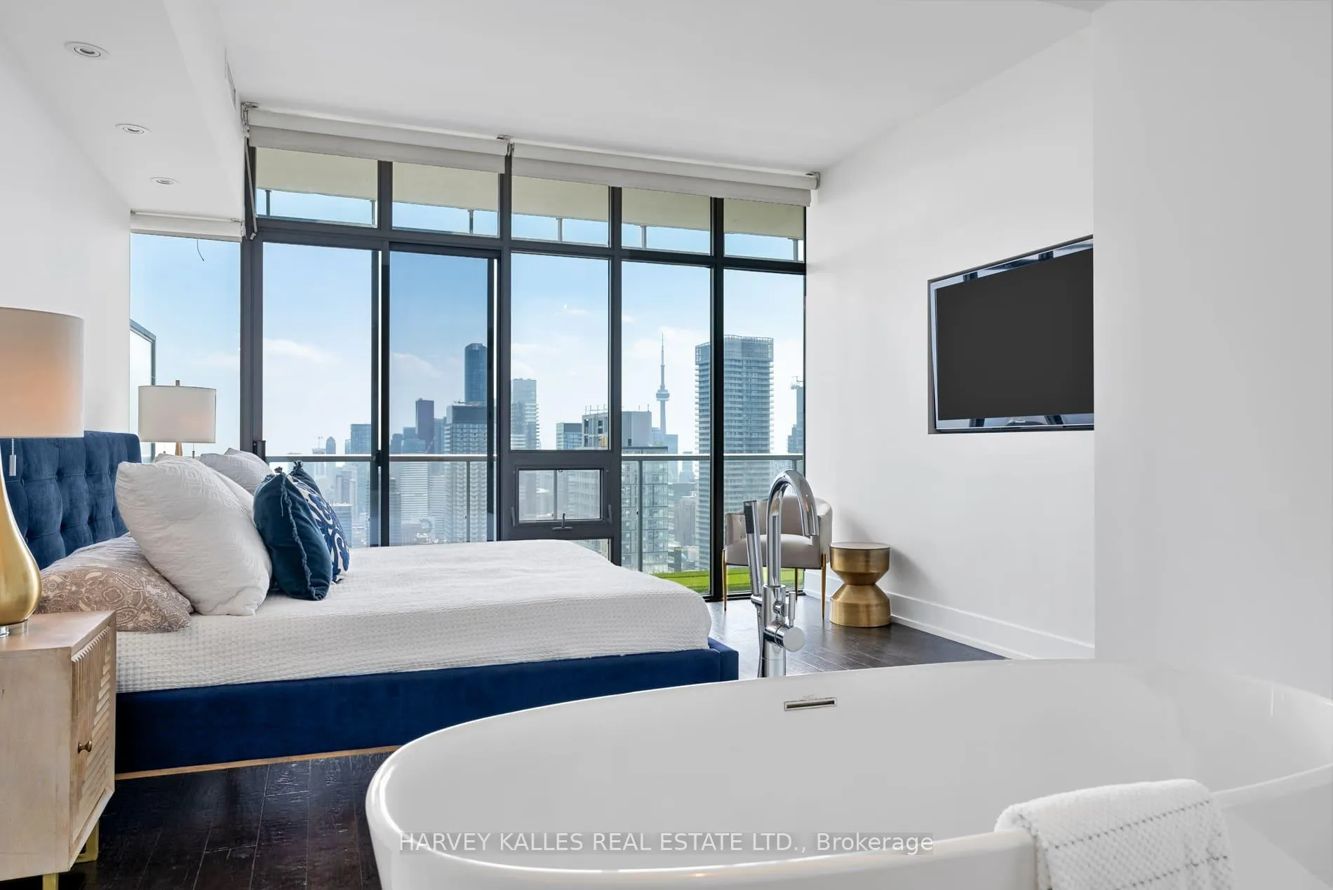 Photo 11 of Unit Ph4502, 33 Charles Street, Toronto, Church-Yonge Corridor — HOMEH
