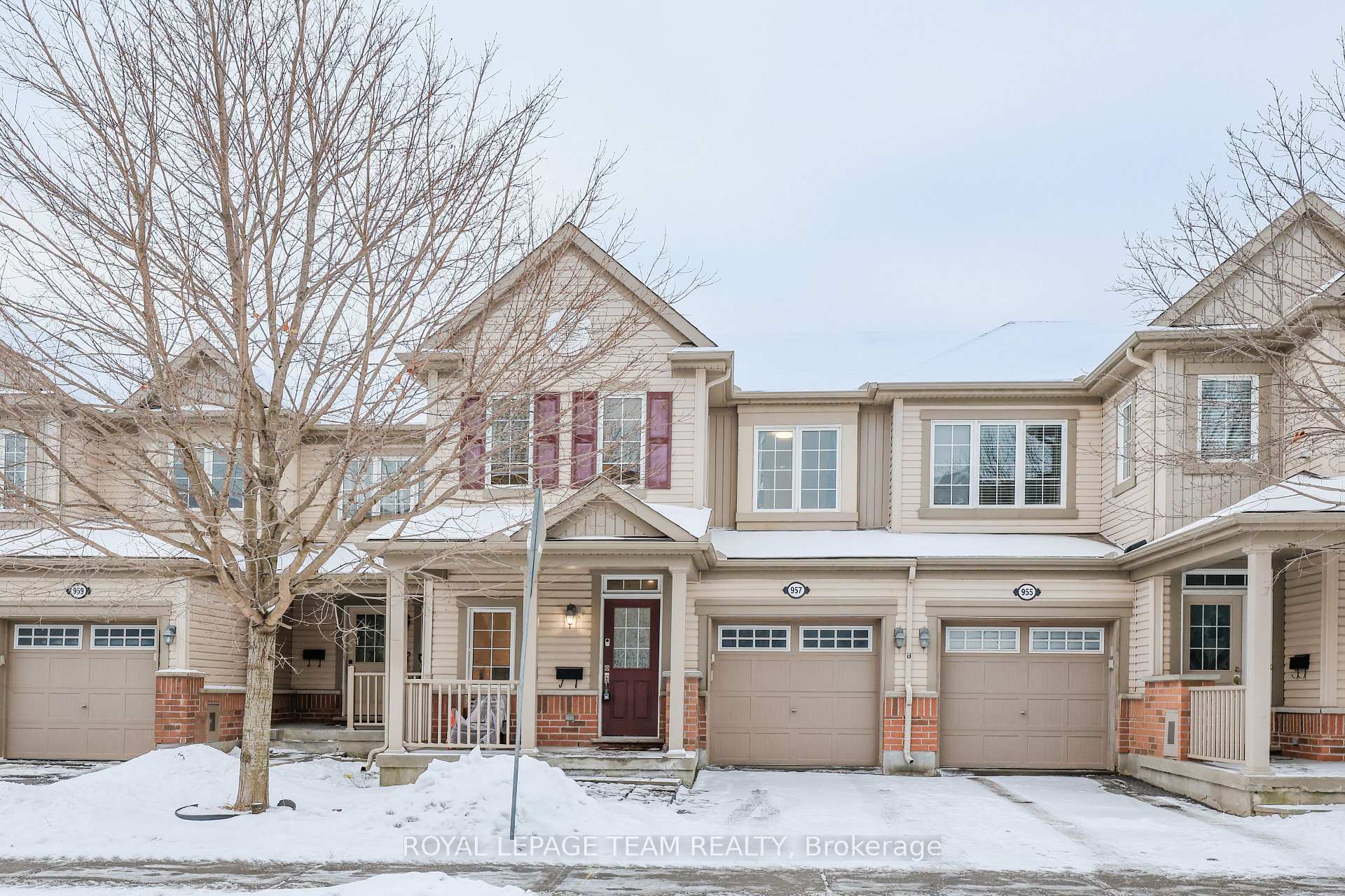 Front of 957 Messor Crescent