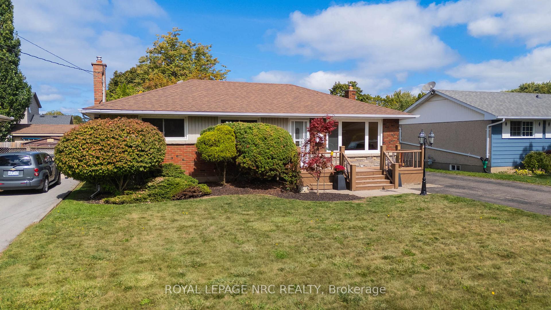 Photo 2 of 23 Grosvenor Street, St. Catharines, Bunting/Linwell — HOMEH