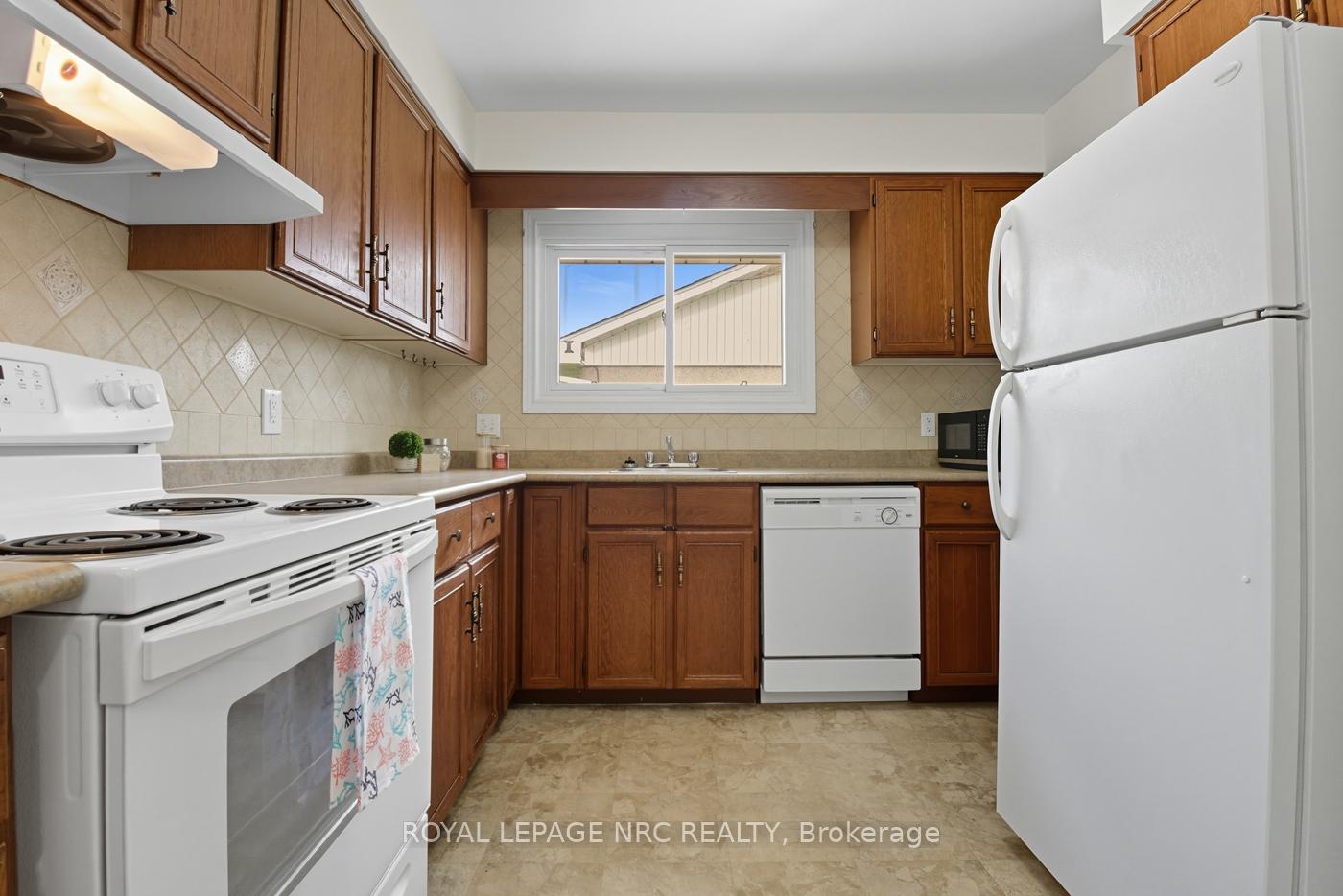 Photo 20 of 23 Grosvenor Street, St. Catharines, Bunting/Linwell — HOMEH