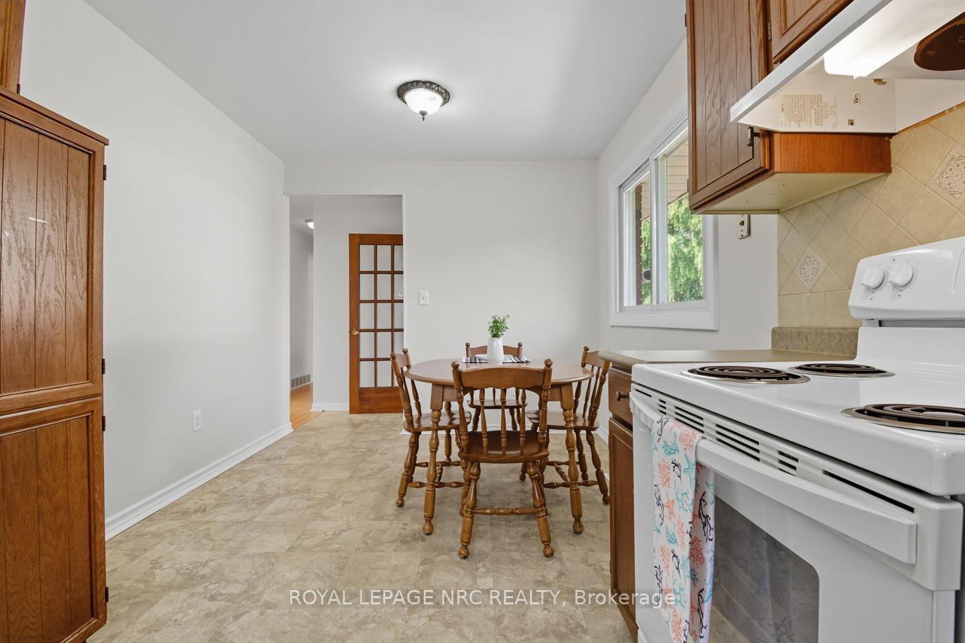 Photo 21 of 23 Grosvenor Street, St. Catharines, Bunting/Linwell — HOMEH