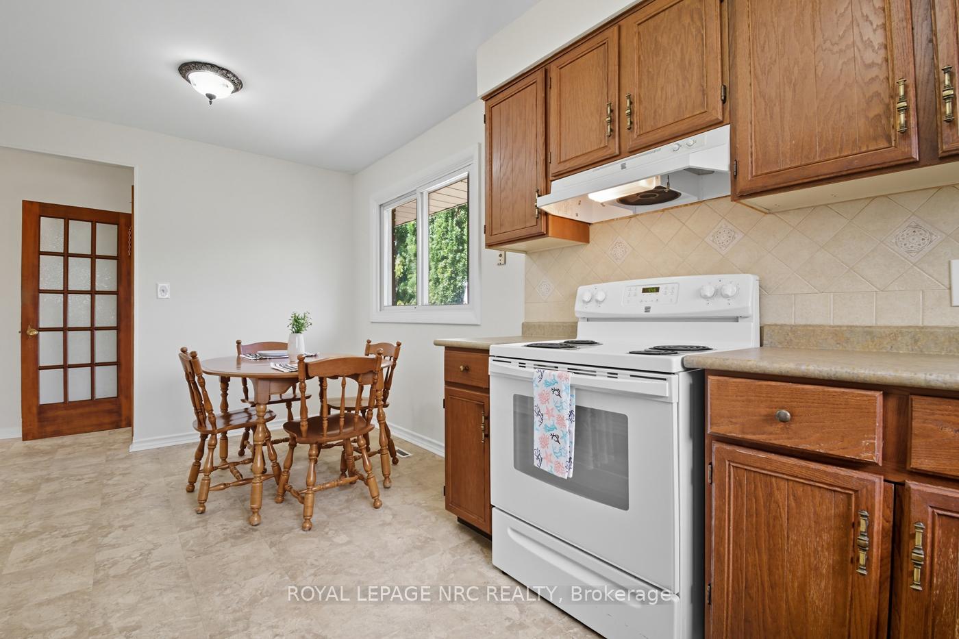 Photo 22 of 23 Grosvenor Street, St. Catharines, Bunting/Linwell — HOMEH