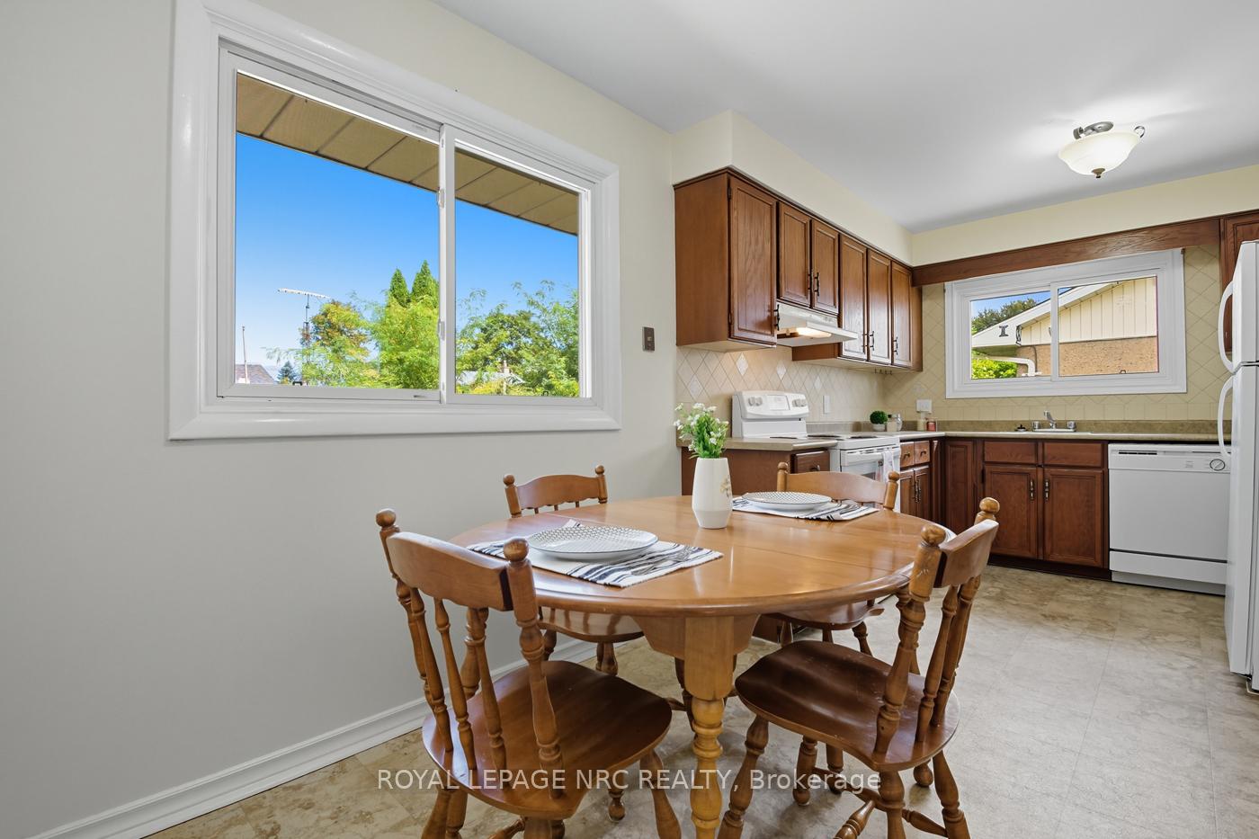 Photo 23 of 23 Grosvenor Street, St. Catharines, Bunting/Linwell — HOMEH