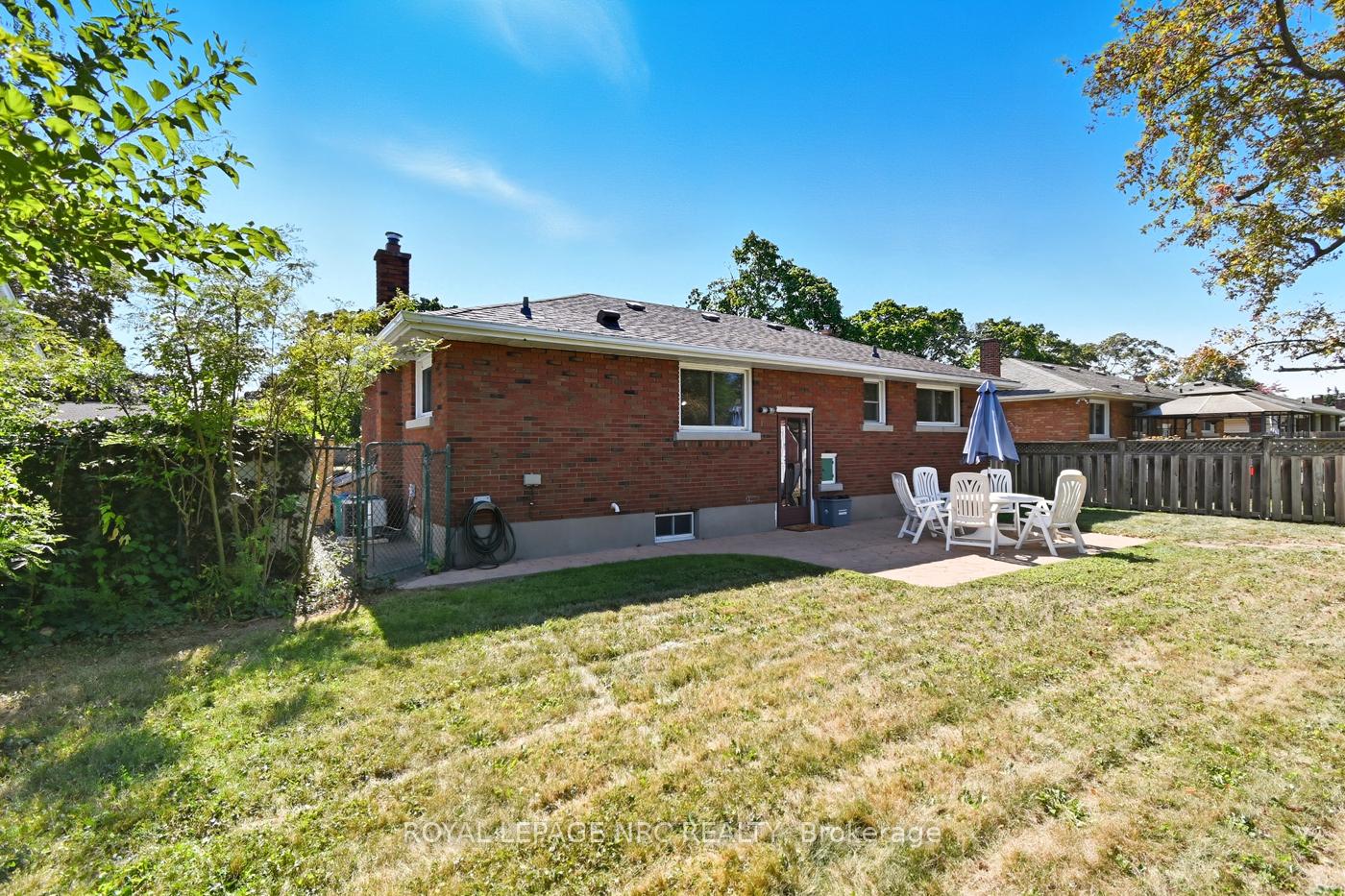 Photo 43 of 23 Grosvenor Street, St. Catharines, Bunting/Linwell — HOMEH
