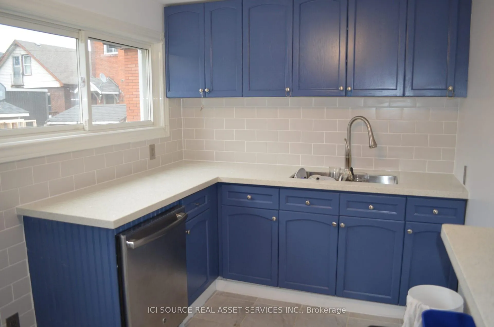 Photo 2 of Unit Main Fl, 103 Macaulay Street E, Hamilton, North End — HOMEH
