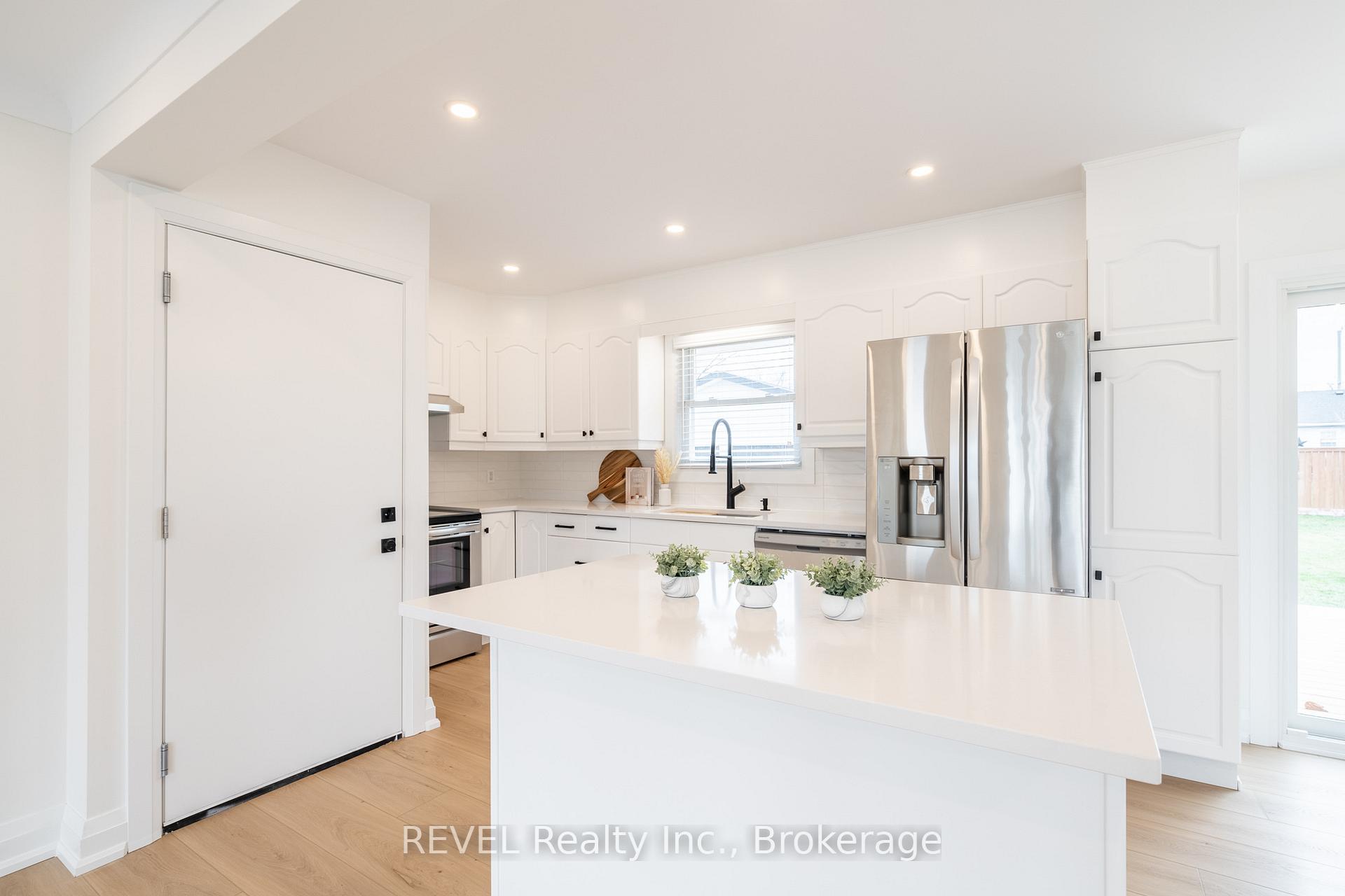 Photo 8 of 508 Geneva Street, St. Catharines, Vine/Linwell — HOMEH