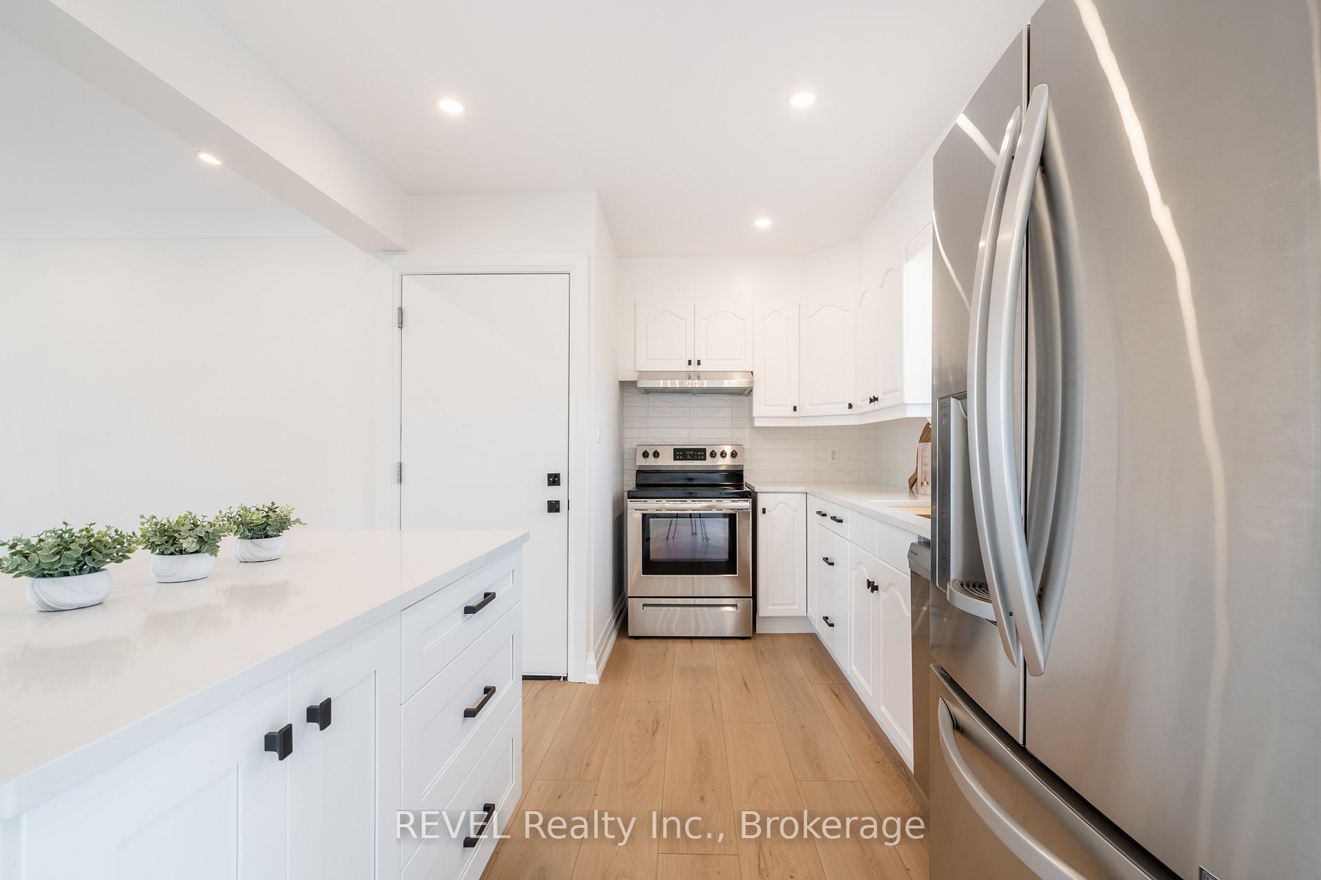 Photo 9 of 508 Geneva Street, St. Catharines, Vine/Linwell — HOMEH