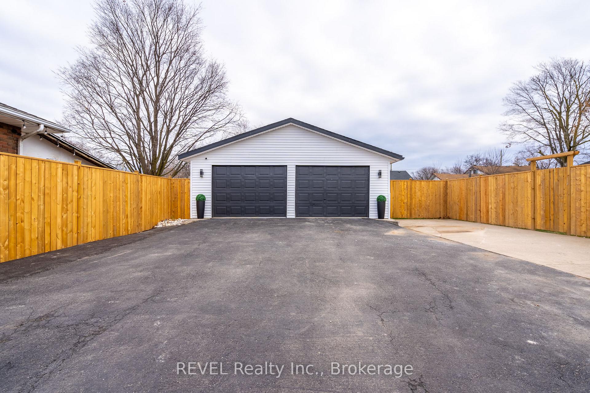 Photo 23 of 508 Geneva Street, St. Catharines, Vine/Linwell — HOMEH