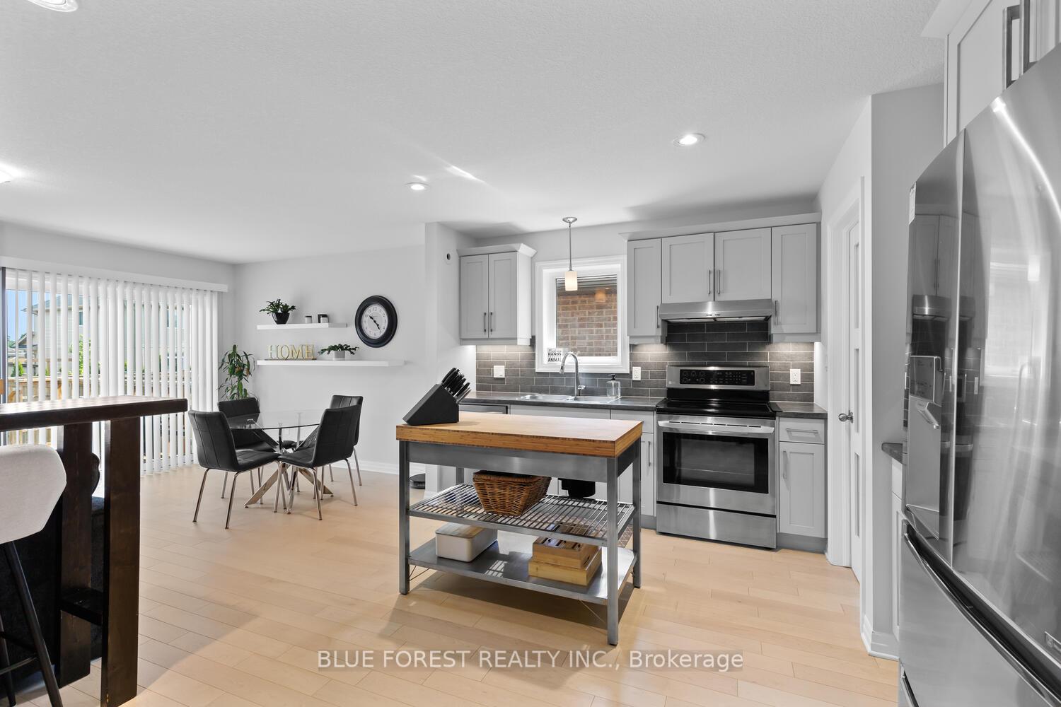 Photo 12 of 11 Auburn Drive, St. Thomas — HOMEH