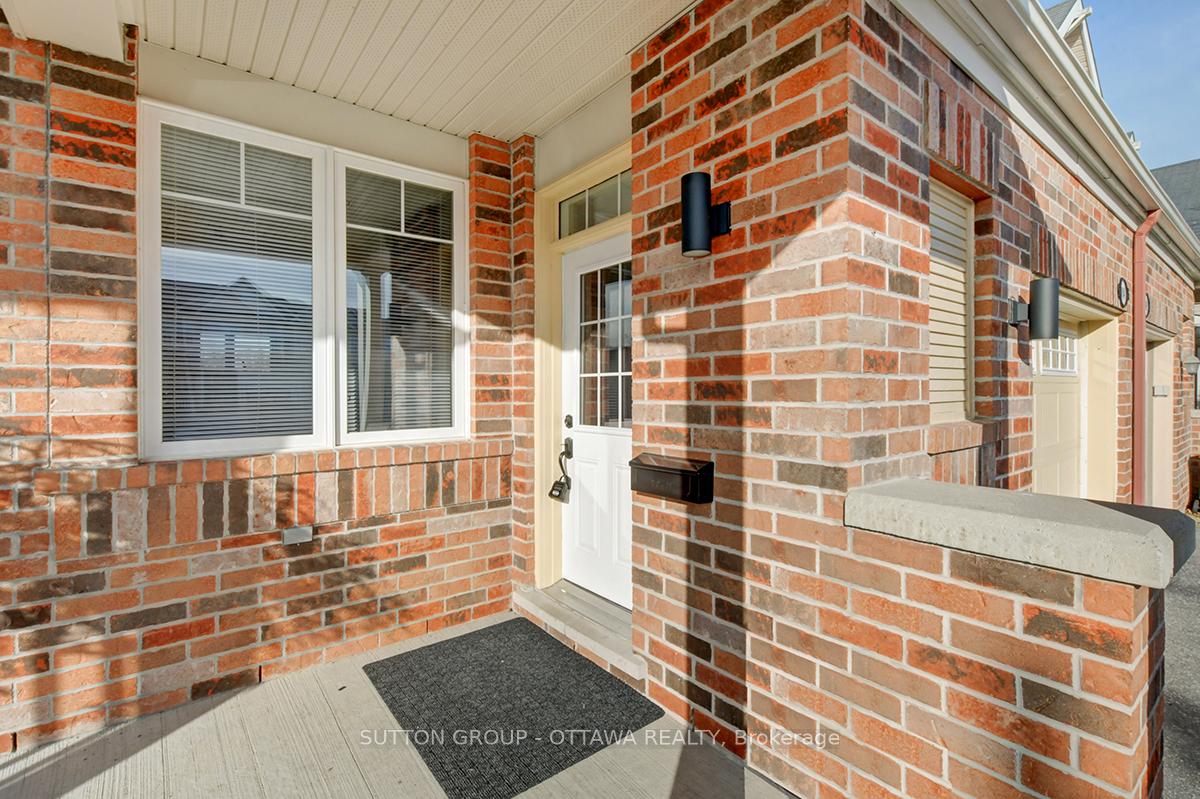 Photo 2 of 104 Par-La-Ville Circle, Ottawa, Stittsville (North) — HOMEH