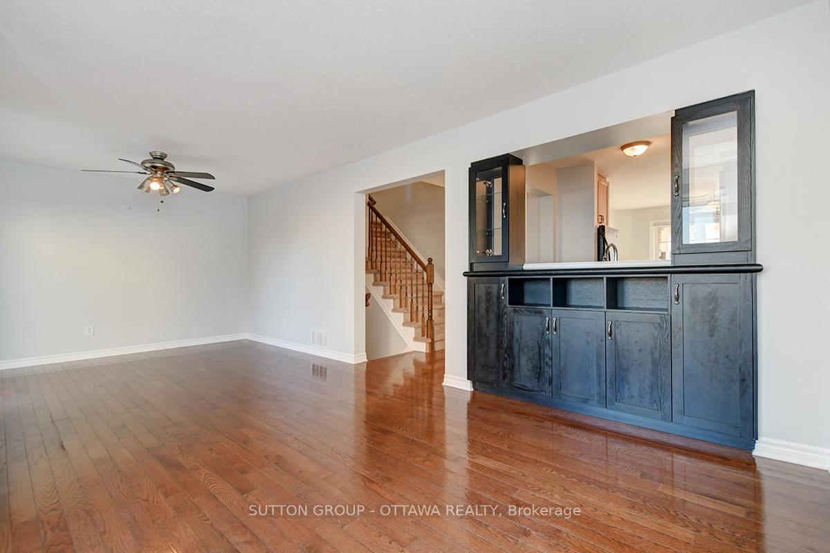 Photo 7 of 104 Par-La-Ville Circle, Ottawa, Stittsville (North) — HOMEH