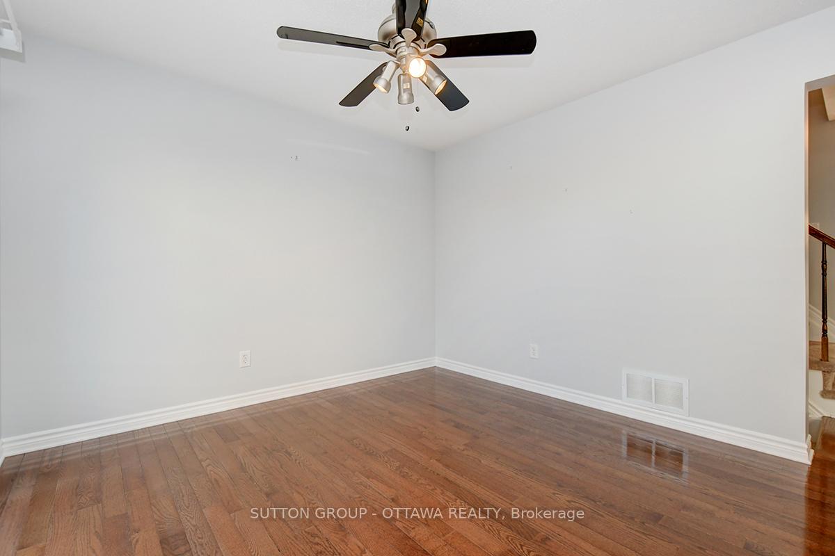 Photo 10 of 104 Par-La-Ville Circle, Ottawa, Stittsville (North) — HOMEH