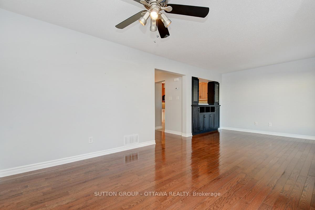Photo 11 of 104 Par-La-Ville Circle, Ottawa, Stittsville (North) — HOMEH