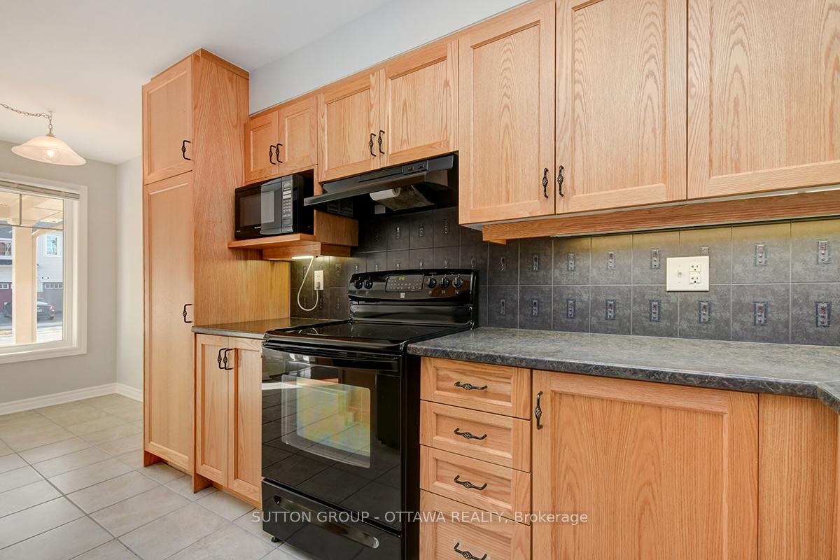 Photo 13 of 104 Par-La-Ville Circle, Ottawa, Stittsville (North) — HOMEH