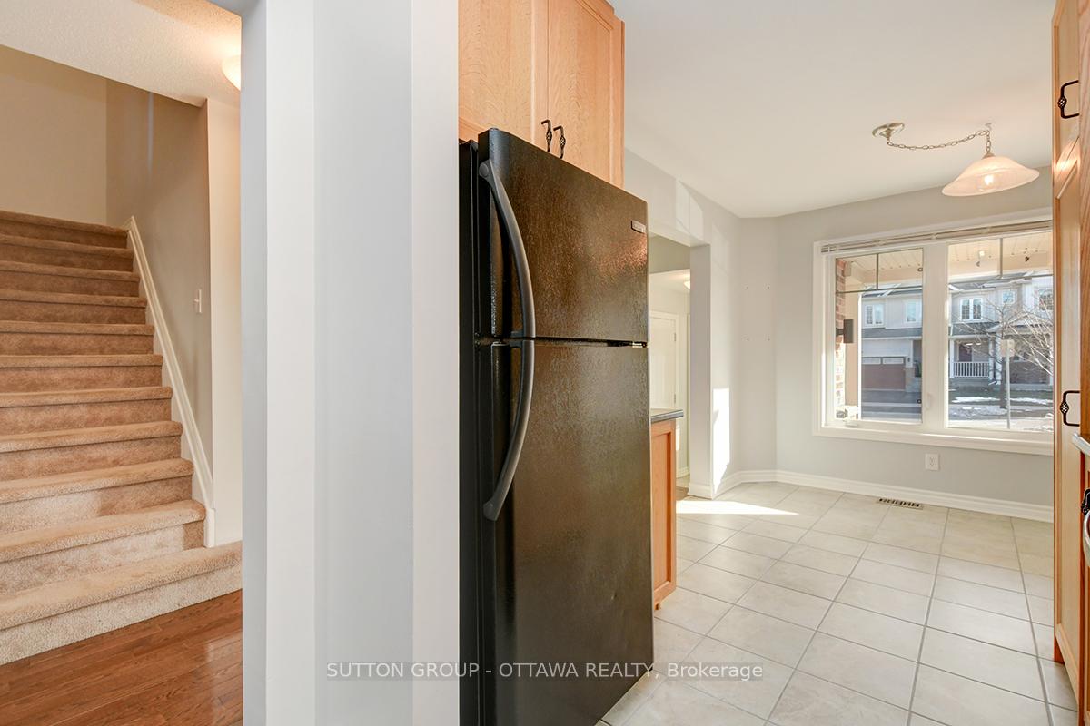 Photo 14 of 104 Par-La-Ville Circle, Ottawa, Stittsville (North) — HOMEH