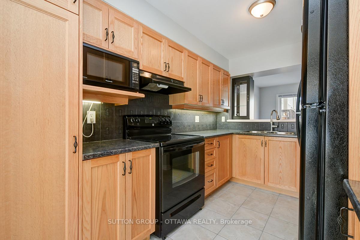 Photo 16 of 104 Par-La-Ville Circle, Ottawa, Stittsville (North) — HOMEH