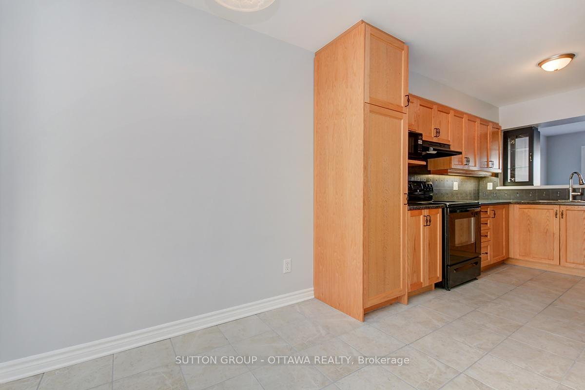 Photo 17 of 104 Par-La-Ville Circle, Ottawa, Stittsville (North) — HOMEH