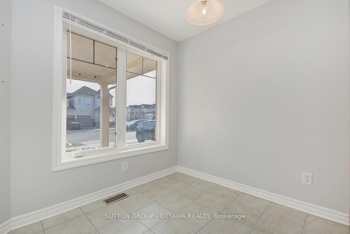 Photo 18 of 104 Par-La-Ville Circle, Ottawa, Stittsville (North) — HOMEH
