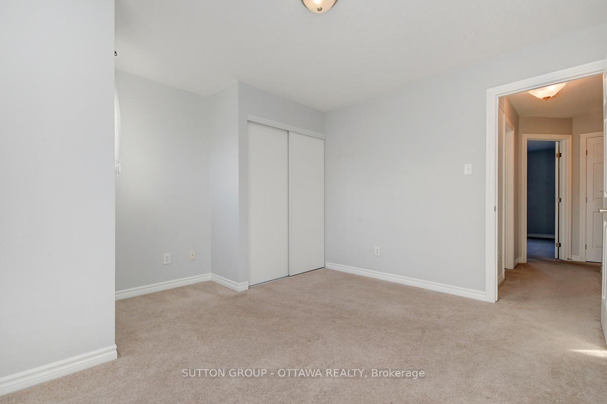 Photo 24 of 104 Par-La-Ville Circle, Ottawa, Stittsville (North) — HOMEH
