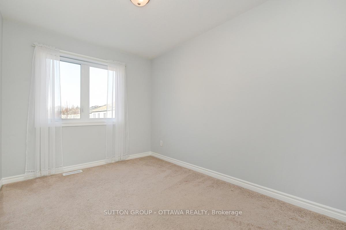 Photo 25 of 104 Par-La-Ville Circle, Ottawa, Stittsville (North) — HOMEH