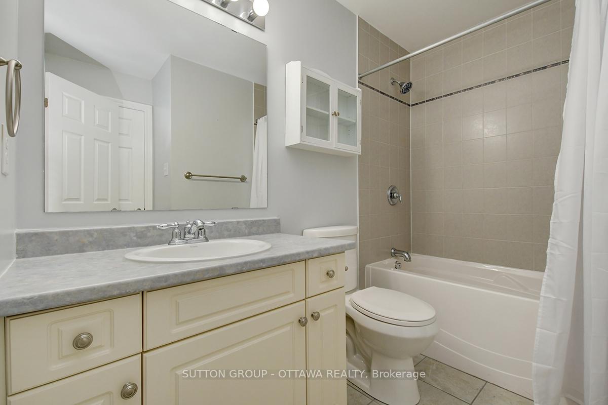 Photo 27 of 104 Par-La-Ville Circle, Ottawa, Stittsville (North) — HOMEH