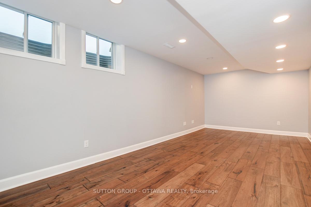 Photo 32 of 104 Par-La-Ville Circle, Ottawa, Stittsville (North) — HOMEH