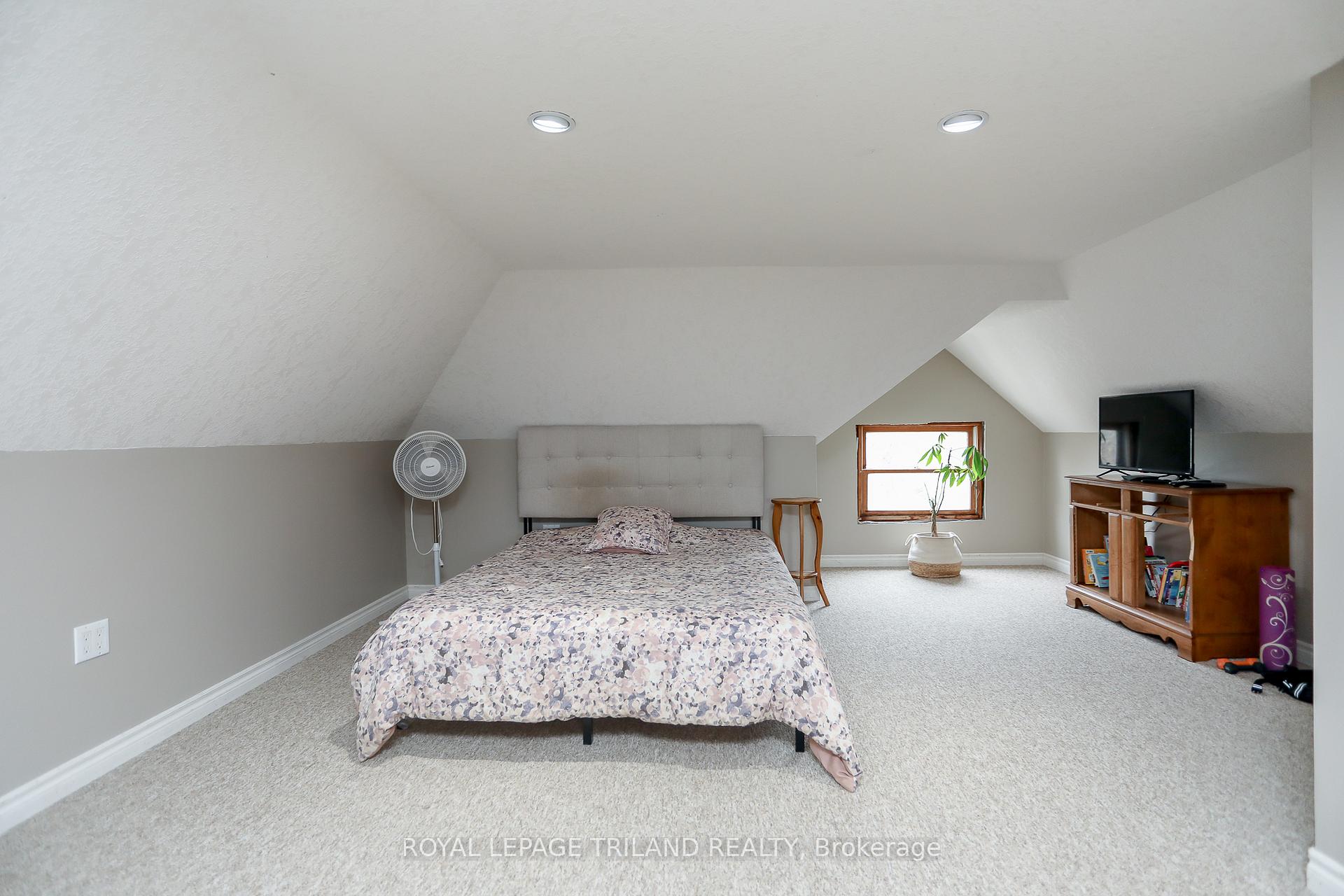 Photo 34 of 16 Maple Street, St. Thomas — HOMEH