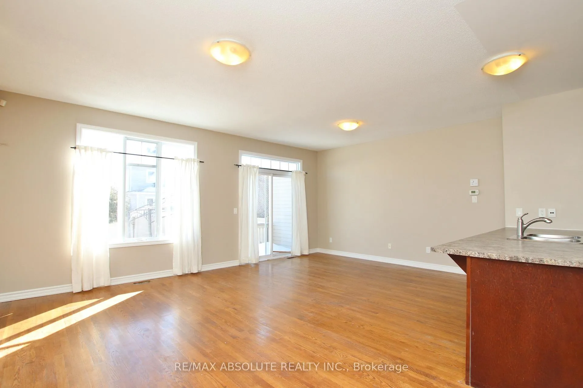 Photo 10 of 346 Glenbrae Avenue, Ottawa, Kanata - Morgan's Grant/South March — HOMEH