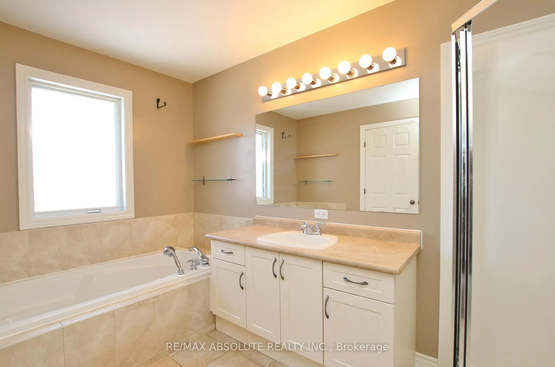 Photo 22 of 346 Glenbrae Avenue, Ottawa, Kanata - Morgan's Grant/South March — HOMEH