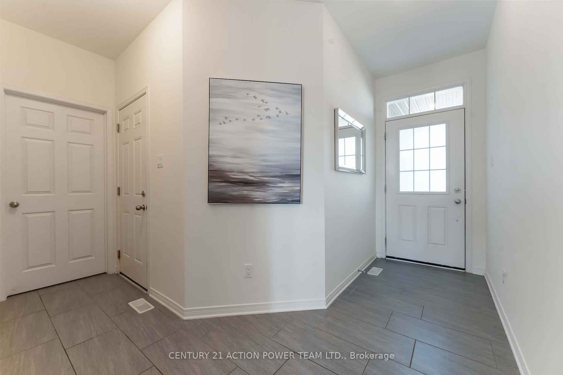 Photo 4 of 222 Cedarstone Street, Ottawa, Richmond — HOMEH
